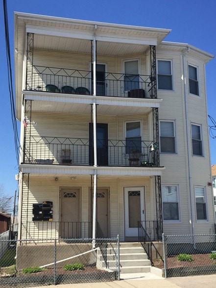 More Photos Of 207-209 Cross St, Central Falls Apartments For Sale