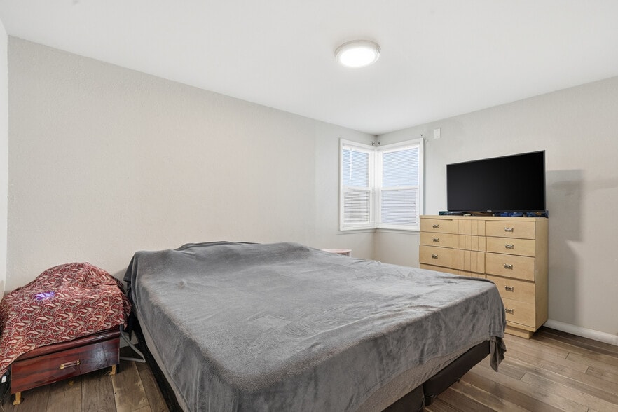 More Photos Of 2940 W 54th Ave, Denver Flex For Sale