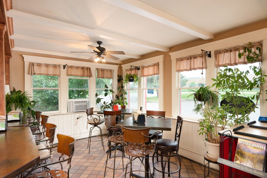 More Photos Of 2711 W College St, Bozeman Restaurant For Sale