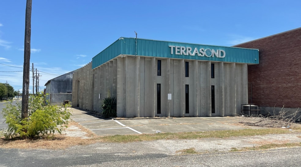 Primary Photo Of 523 N Fitzgerald, Corpus Christi Warehouse For Lease