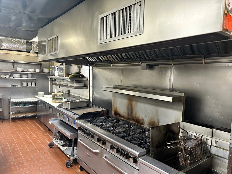 More Photos Of 2907-2911 Odonnell St, Baltimore Restaurant For Lease