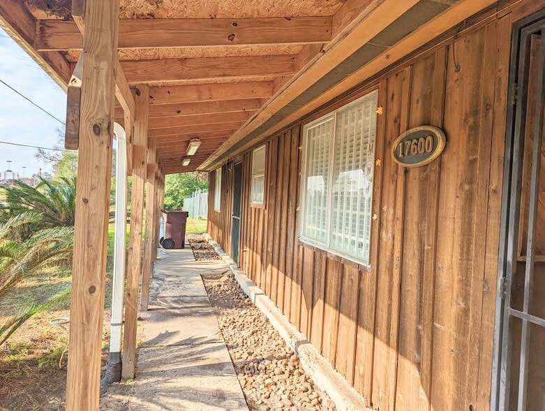 More Photos Of 17600 Fm 1488 Rd, Magnolia Office For Sale