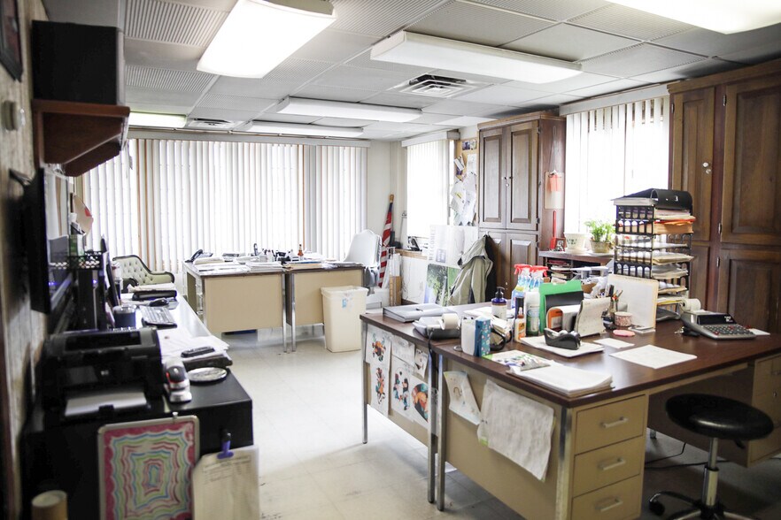 More Photos Of 4476 Business 220, Bedford Restaurant For Sale