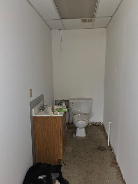 More Photos Of 600-624 N White Horse Pike, Somerdale Unknown For Lease