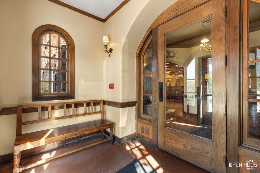 More Photos Of 4330 Kell Blvd, Wichita Falls Restaurant For Sale