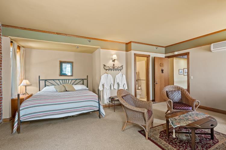 More Photos Of 215 Broadway St, Cottonwood Falls Hotel For Sale