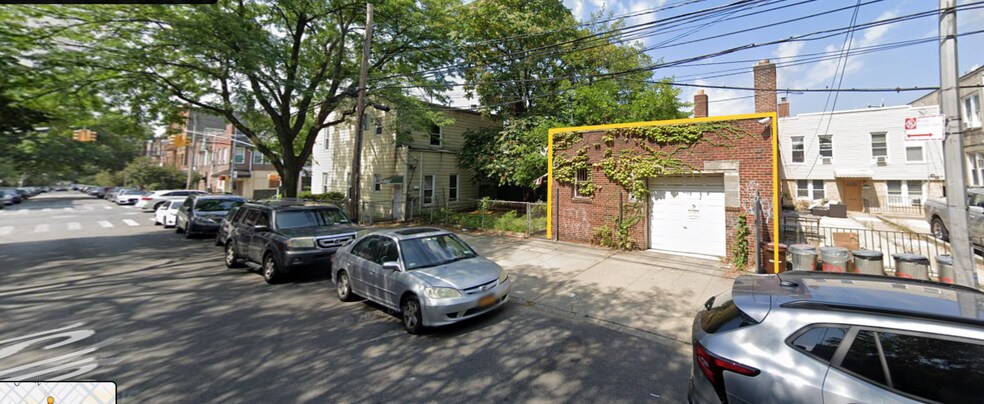More Photos Of 2717 23rd Ave, Astoria General Retail For Sale