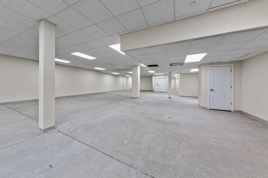 More Photos Of 2323 30th Rd, Astoria Office For Sale