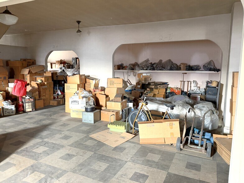 More Photos Of 1030 S Main St, Rockford Loft Creative Space For Sale