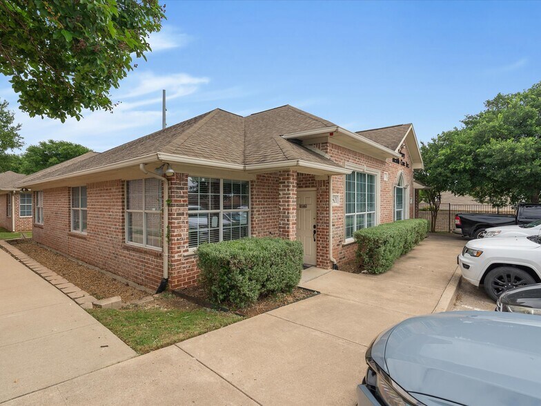 Primary Photo Of 2840 Keller Springs Rd, Carrollton Medical For Sale