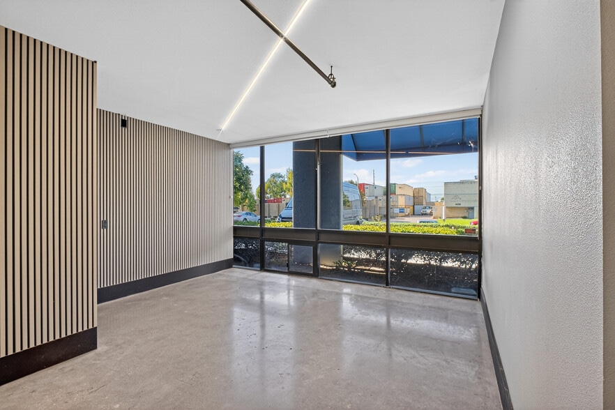 More Photos Of 4125 Market St, Ventura Light Manufacturing For Sale