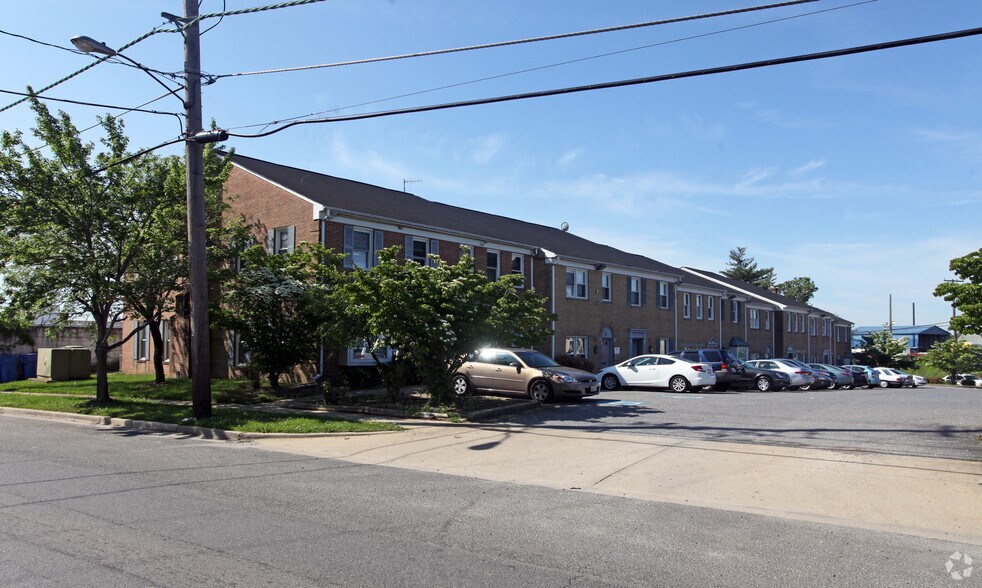 More Photos Of 4700 Stamp Rd, Marlow Heights General Retail For Lease