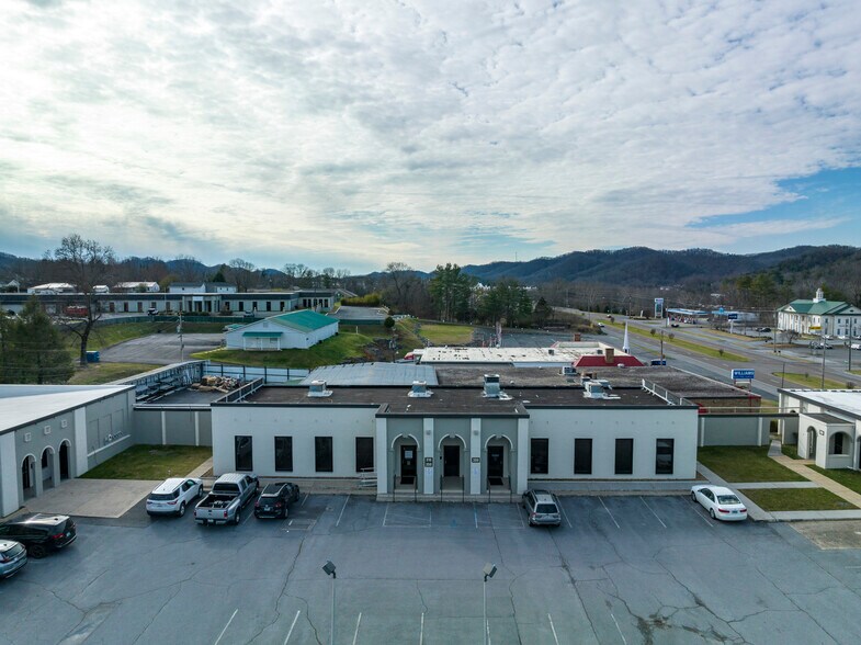 More Photos Of 1241 Volunteer Pky, Bristol Unknown For Lease