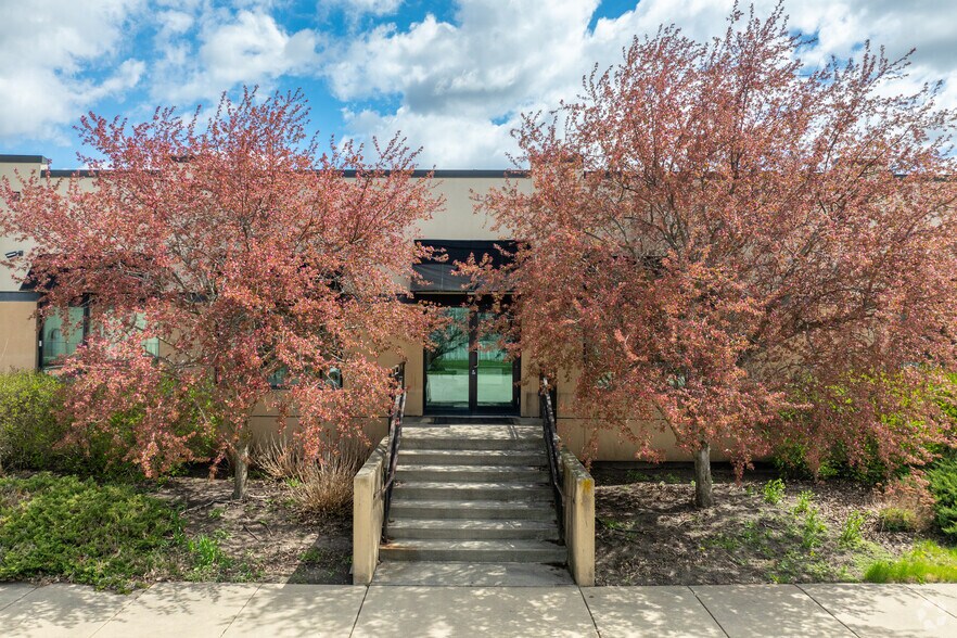 More Photos Of 16720 New Lenox Rd, Joliet Manufacturing For Sale