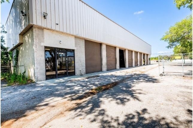 More Photos Of 12477 66th Street North, Largo Auto Repair For Lease