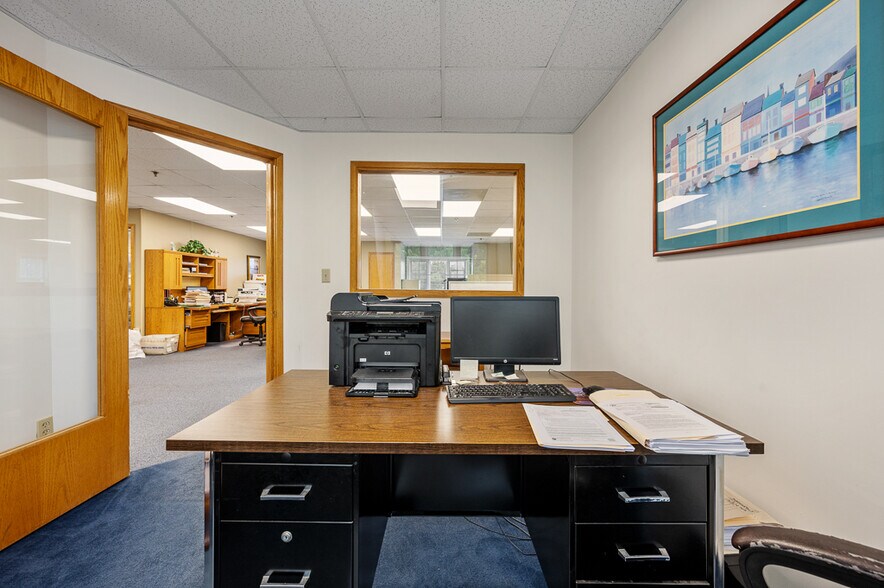 More Photos Of 176 East Main St, Westborough Medical For Sale