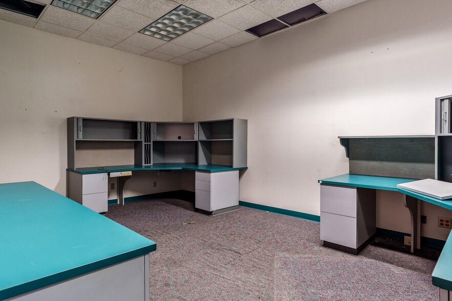 More Photos Of 6212 Material Ave, Loves Park Warehouse For Sale