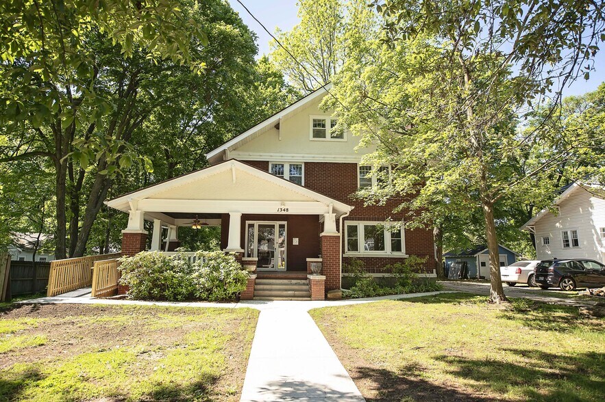 More Photos Of 1348 E Cherry St, Springfield Office For Lease