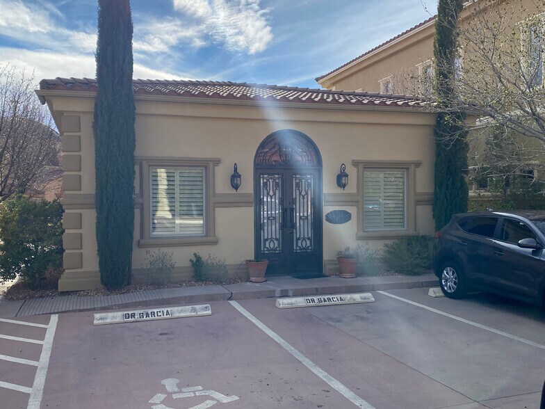 More Photos Of 154 N Festival Dr, El Paso Medical For Sale