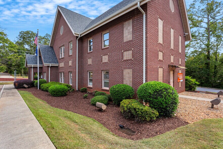 More Photos Of 280 Commonwealth Dr, Greenville Office For Lease