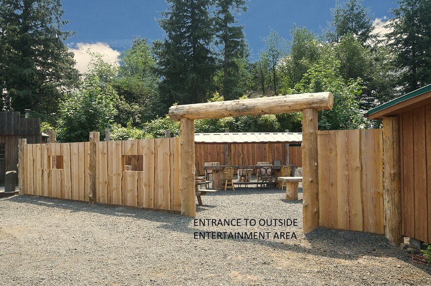 More Photos Of 740 E St, Washougal Specialty For Lease