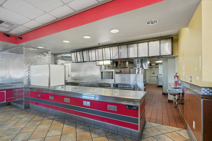 More Photos Of 607 W Craig Rd, North Las Vegas Fast Food For Sale