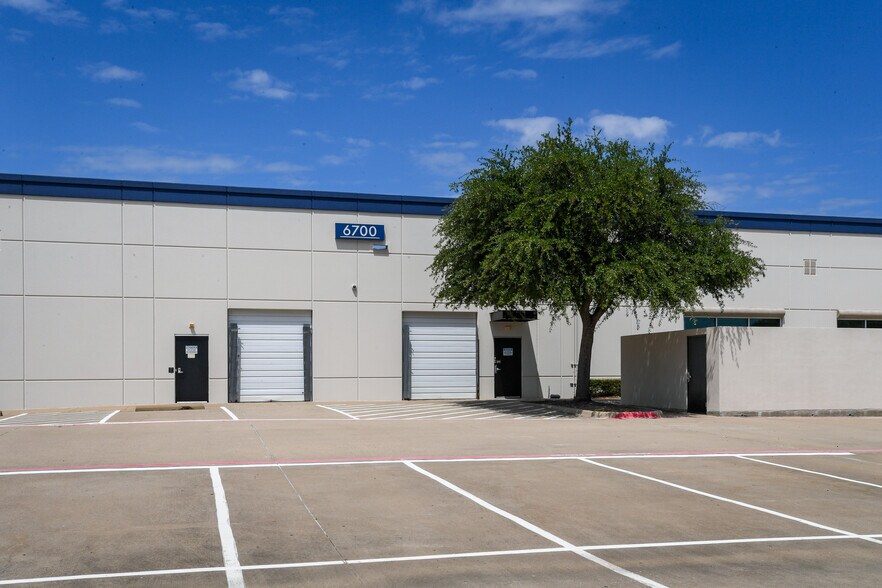 More Photos Of 6400 Pinecrest Dr, Plano Unknown For Lease