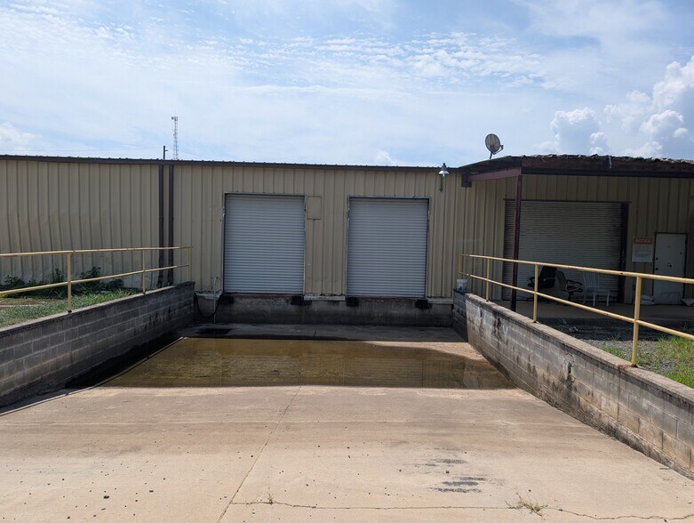 More Photos Of 908 W Hill Ave, Valdosta Warehouse For Sale