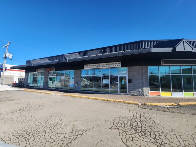 More Photos Of 135 Av 25e, St-Eustache Storefront For Lease