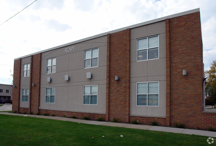 More Photos Of 31205 Woodward Ave, Royal Oak Medical For Lease