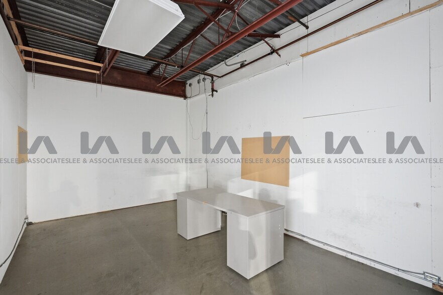 More Photos Of 18788 96th Ave, Surrey Warehouse For Lease