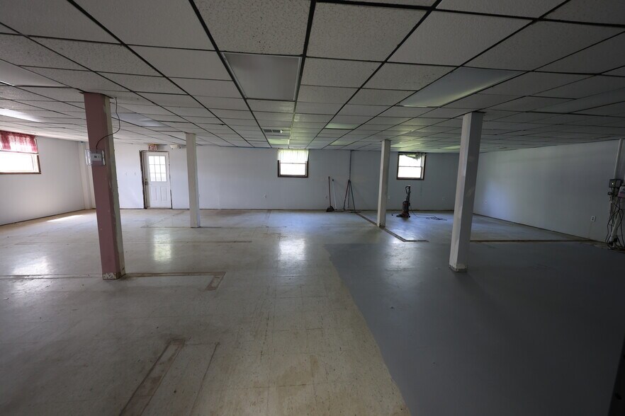 More Photos Of 2125 E State Highway 54, Linton Office For Sale