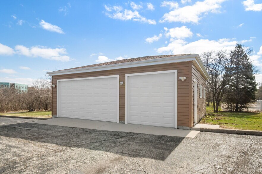 More Photos Of 1477 Barclay Blvd, Buffalo Grove Office For Sale