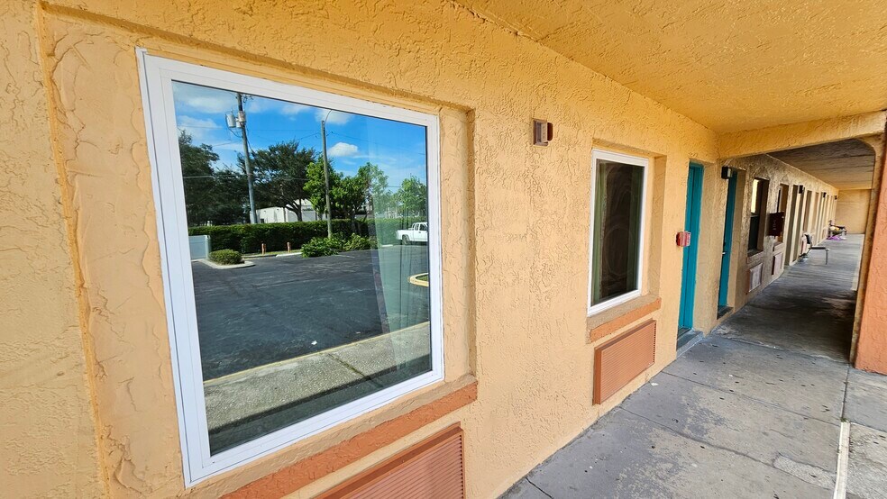 More Photos Of 670 E Vine St, Kissimmee Hotel For Sale