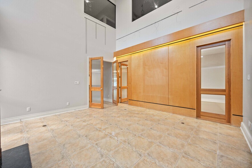 More Photos Of 10 Alabama Ct, Houston Office Residential For Sale