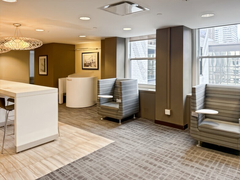 More Photos Of 405 Lexington Ave, New York Coworking Space