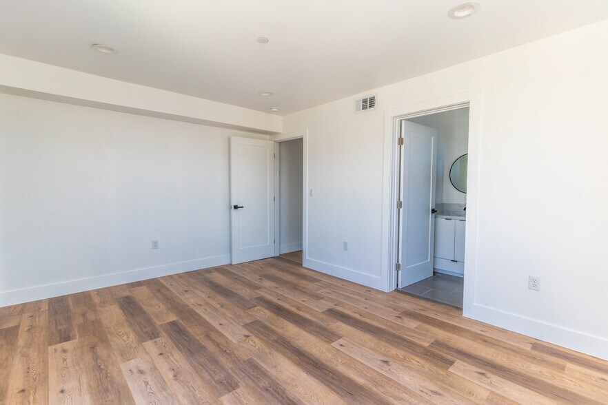 More Photos Of 4505 18th, Los Angeles Apartments For Sale