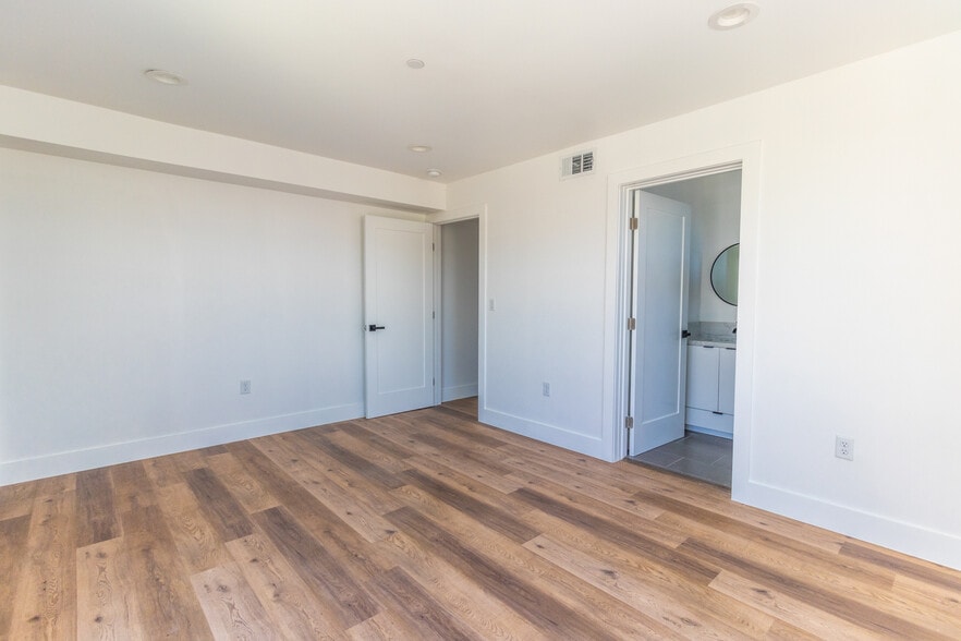 More Photos Of 4505 W 18th St, Los Angeles Multifamily For Sale