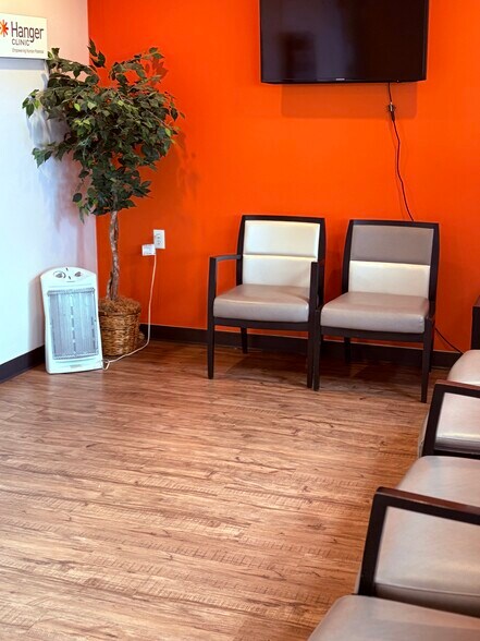 More Photos Of 404 Rushing Dr, Herrin Medical For Sale