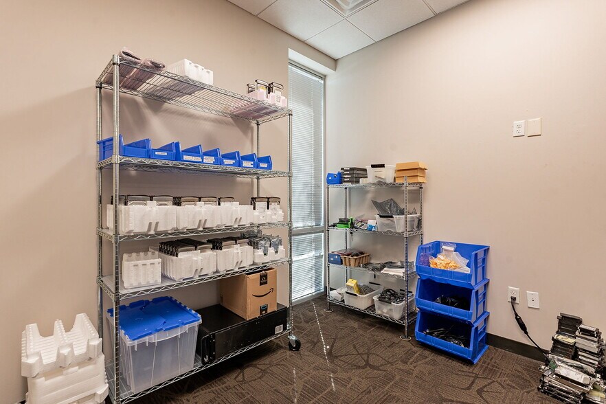 More Photos Of 1095 W Rio Salado Pky, Tempe Loft Creative Space For Lease