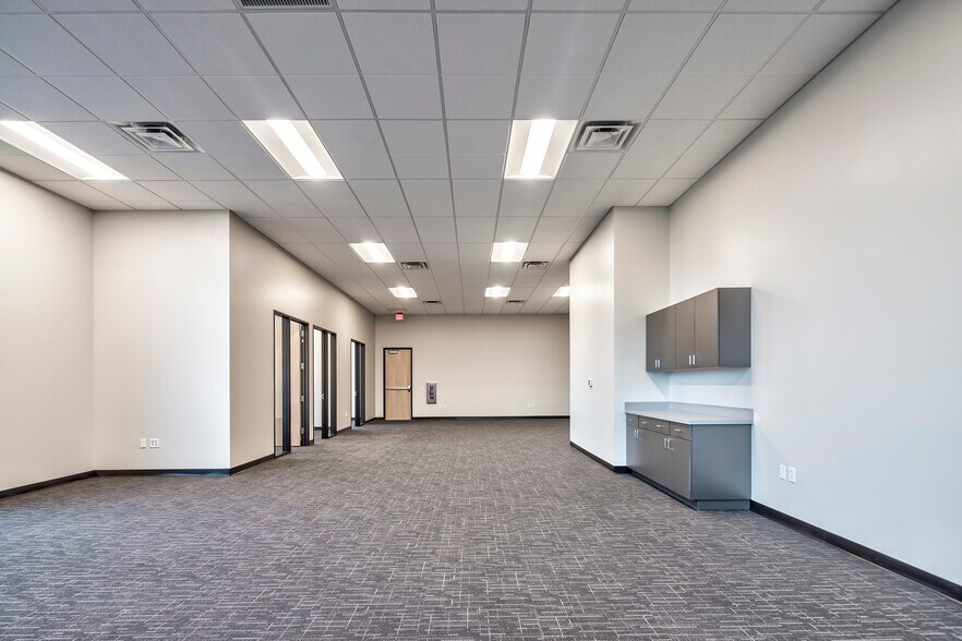 More Photos Of 9512 E Elliot Rd, Mesa Warehouse For Lease