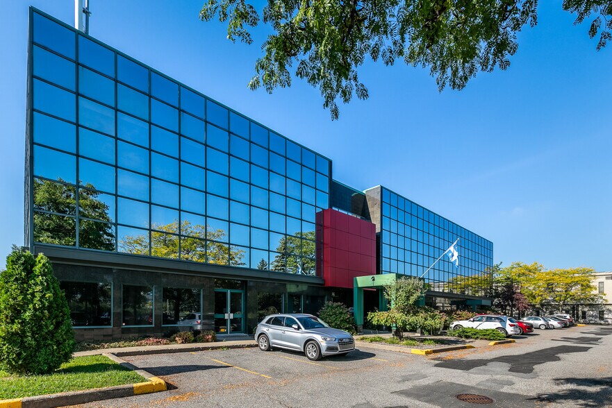 More Photos Of 204 Boul De Montarville, Boucherville Office For Lease