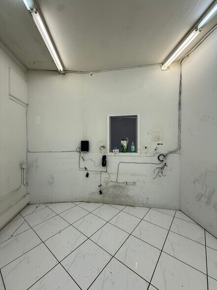 More Photos Of 5197 Alhambra Ave, Los Angeles General Retail For Lease