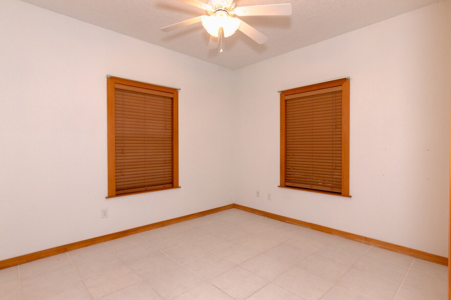 More Photos Of 5702 Pebble Ridge Dr, Milton Medical For Sale