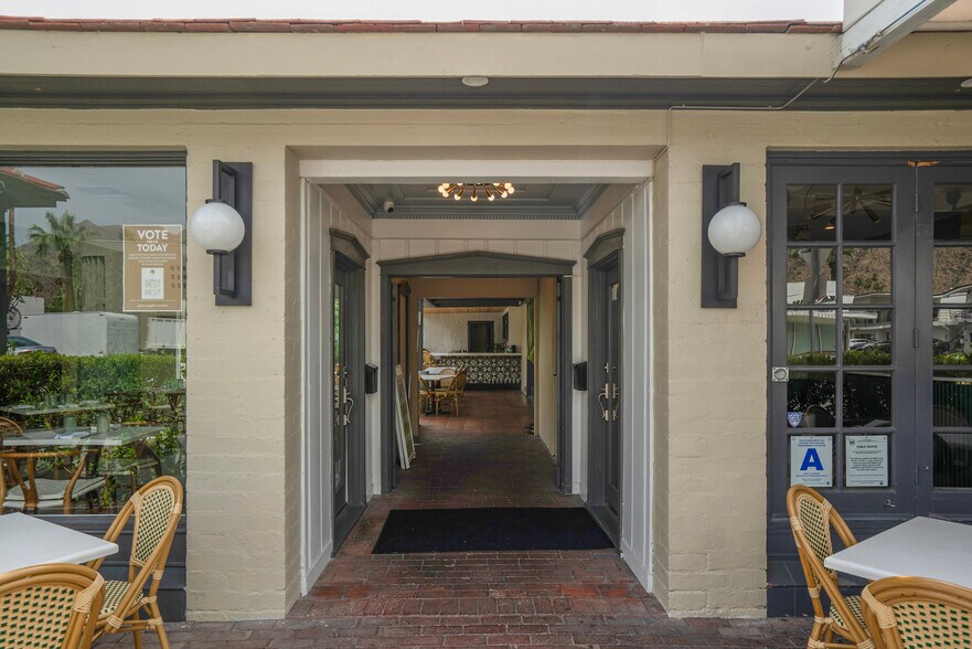 More Photos Of 664-668 N Palm Canyon Dr, Palm Springs Office For Sale