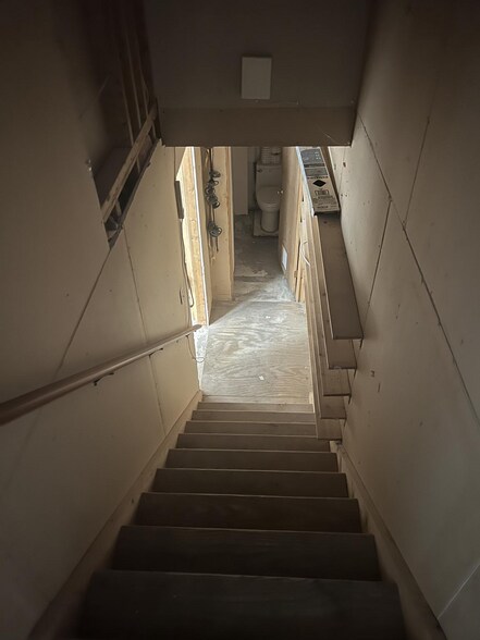 More Photos Of 1134 E Main St, Luray Service For Sale