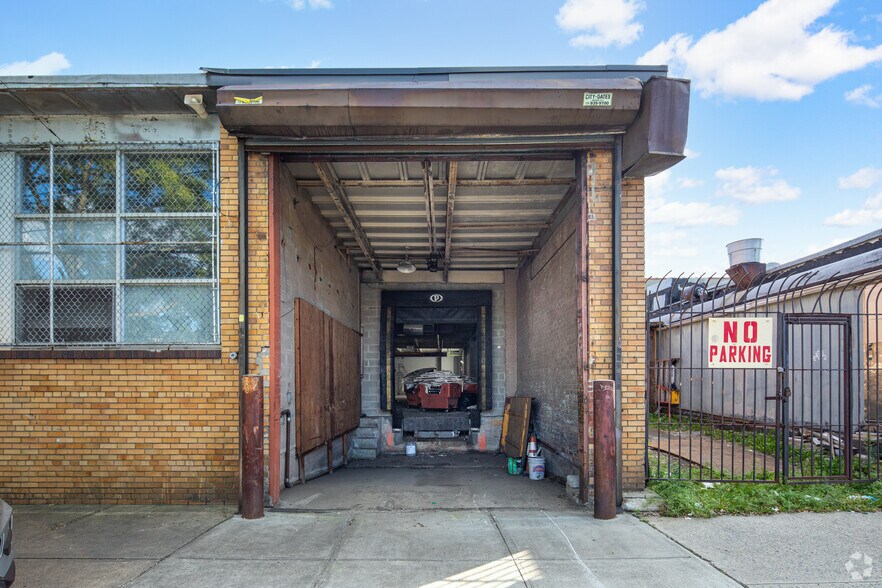 More Photos Of 54-18 37th Ave, Woodside Warehouse For Sale