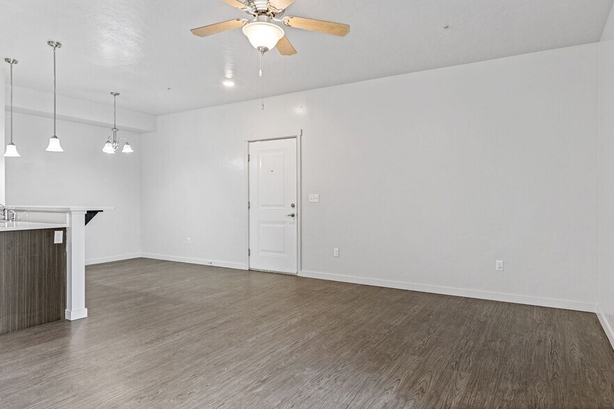 More Photos Of 16090 N Merchant Way, Nampa Apartments For Sale