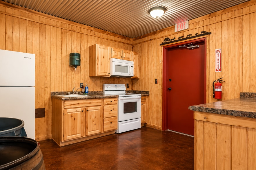 More Photos Of 4586 S Highway 281, Mineral Wells Trailer Camper Park For Lease