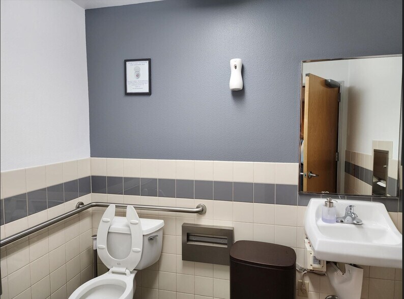 More Photos Of 2560-2566 Catamaran Way, Chula Vista Office For Lease